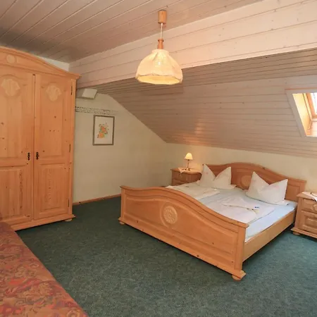 Heutauer Hof Farm stay *